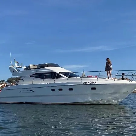 Bateau-hôtel Gorgeous Yacht With 3 Bedrooms 2 Bathrooms Lisboa