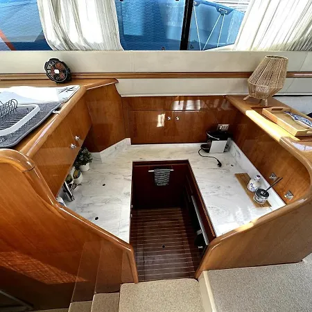 Bådhotel Gorgeous Yacht With 3 Bedrooms 2 Bathrooms *