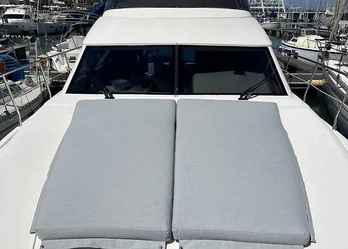 Bådhotel Gorgeous Yacht With 3 Bedrooms 2 Bathrooms